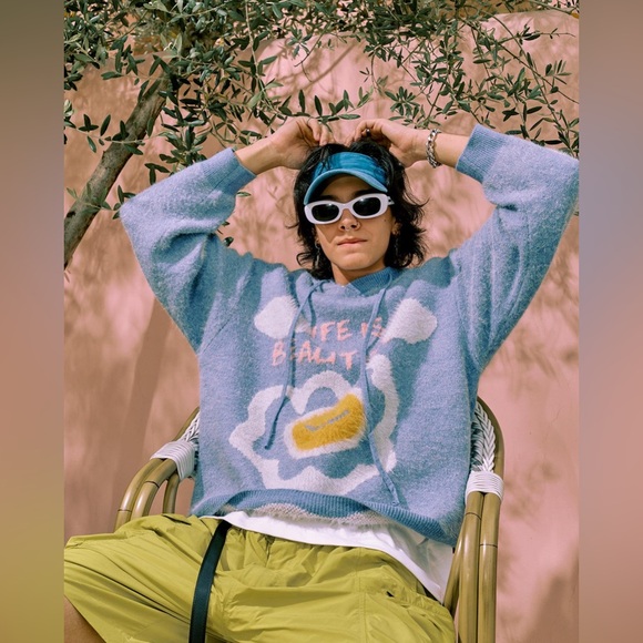 TAKA Original Life Is Beautiful Daisy cloudy day knit hoodie - Picture 3 of 11